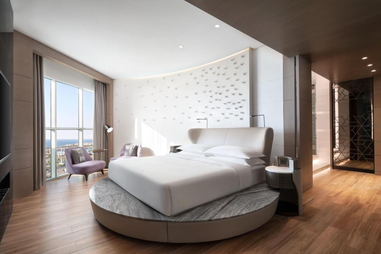 Sheraton Jeddah Hotel - Saudi Brothers Commercial Company Branch Exterior foto A bedroom at the hotel